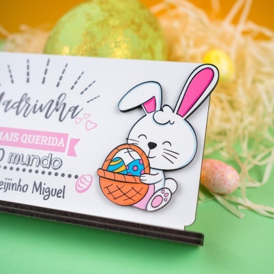 Cartão com desenho de coelho e texto Madrinha mais querida