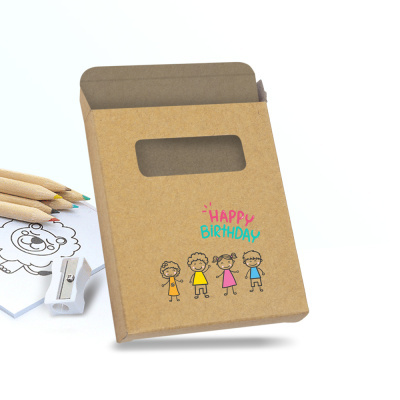 Caixa de cartão castanha com ilustrações e texto Happy Birthday