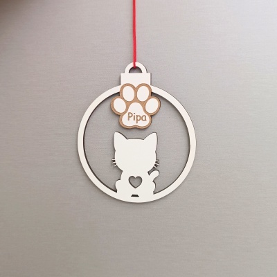 Pingente decorativo em MDF com gato e pata com texto Pipa, pendurado com cordão vermelho