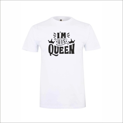 T-shirt branca com estampa IM HIS QUEEN e coroas pretas