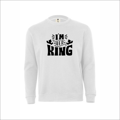 Sweatshirt branca com texto preto IM HER KING e coroas decorativas