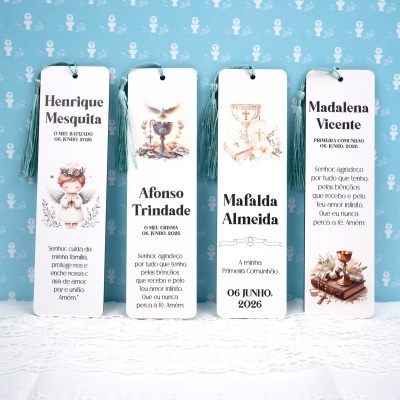 Marcadores de livros brancos com tassel azul claro para batizado e primeira comunhão com ilustrações religiosas.