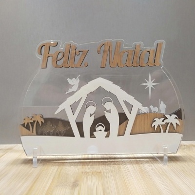 Decoração de Natal com presépio em acrílico transparente e madeira e texto Feliz Natal