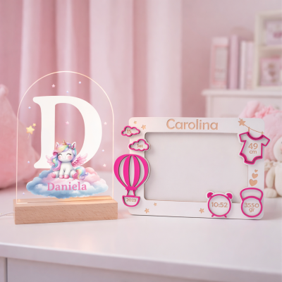 Placas decorativas infantis com unicornio e moldura personalizada em rosa e branco