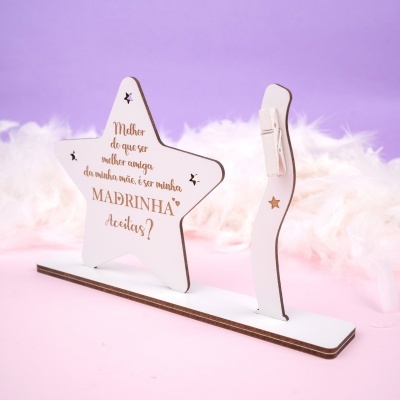 Pingente decorativo de madeira em forma de estrela com texto para madrinha