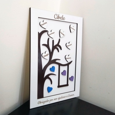 Porta-retratos com árvore, corações de nomes e baloiço em branco, azul e roxo