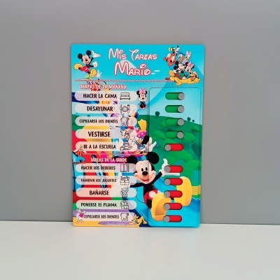 Quadro de tarefas infantil em plástico com personagens Disney e lista de tarefas em azul e verde