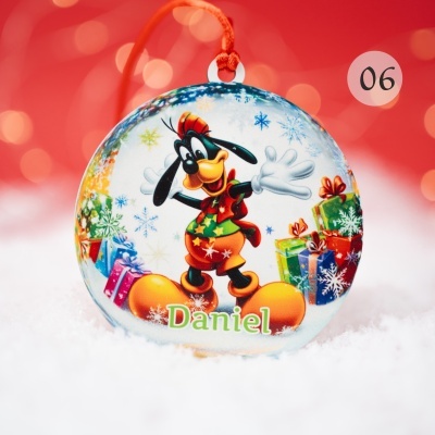 Esfera de Natal decorada com Pateta em fundo vermelho