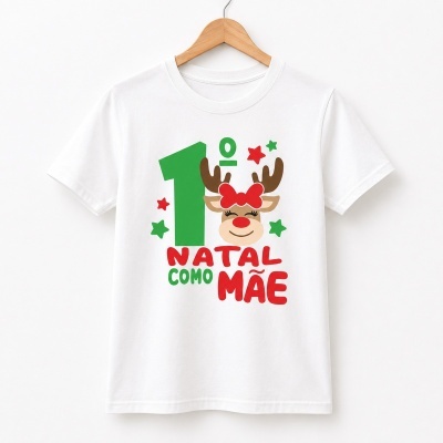 T-shirt branca com estampa natalícia e texto em português