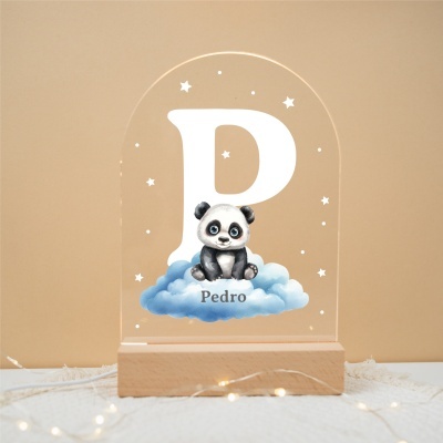 lanterna decorativa com panda, nuvem e letra P