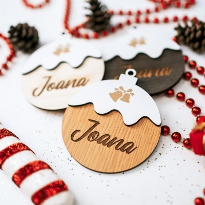 Ornamentos de Natal personalizados de madeira com o nome Joana