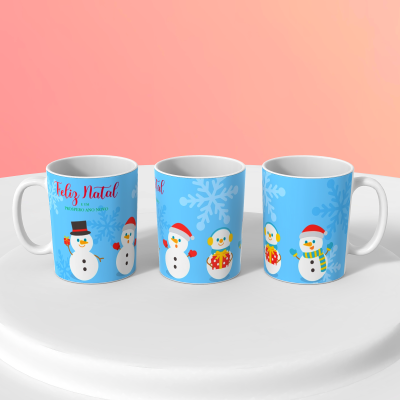 Três canecas azuis de Natal com bonecos de neve e texto Feliz Natal e um Próspero Ano Novo