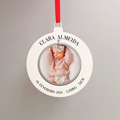 Ornamento redondo branco com foto de bebé e texto personalizado
