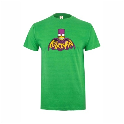 T-shirt verde com estampado de Bart Simpson como Batman e texto BARTMAN