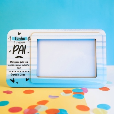 Moldura azul e branca com texto em português para o dia do pai