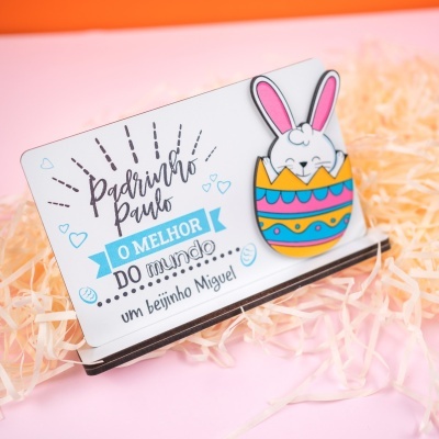 Cartão com coelho decorativo e texto para padrinho Paulo em fundo rosa