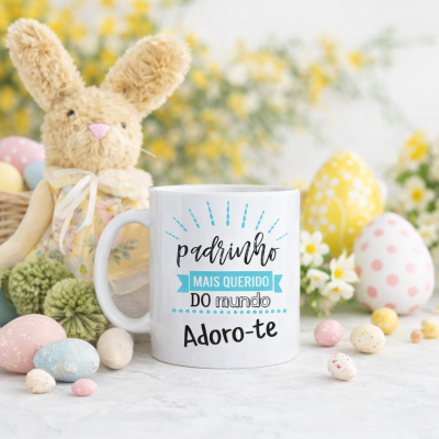 Caneca branca com texto para padrinho e decoração de Páscoa com ovos e coelho de pelúcia