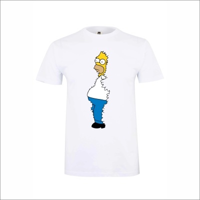 T-shirt branca com desenho de personagem amarelo em estilo desenho animado