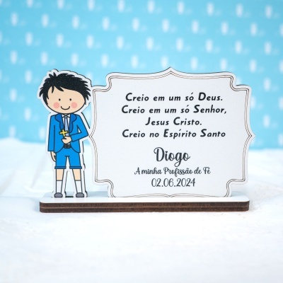 Cartão decorativo com personagem azul e texto religioso em português