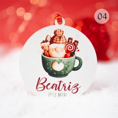Etiqueta circular com ilustração natalícia e texto Beatriz FELIZ NATAL