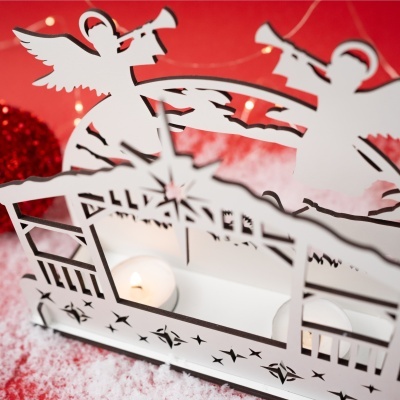 Suporte decorativo branco com anjos e velas