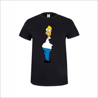 T-shirt preta com estampa do personagem Homer Simpson na frente