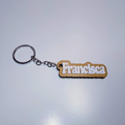 Porta-chaves com pendente em madeira com nome Francisca