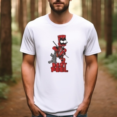 T-shirt branca com desenho animado vermelho e letras BART POOL.