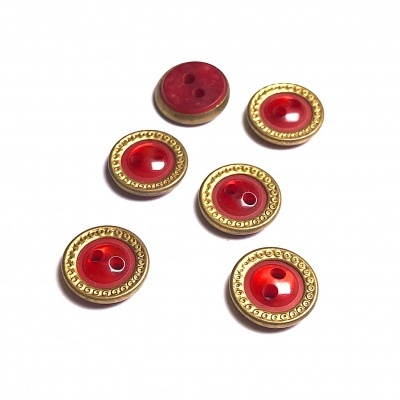 Botões redondos vermelhos com borda dourada e dois furos