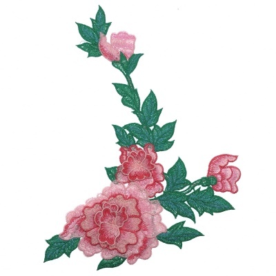 Patch bordado de flores cor-de-rosa com folhas verdes