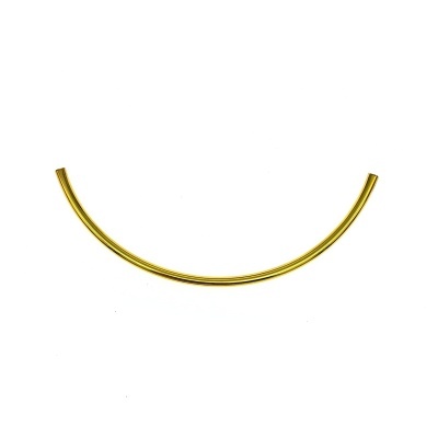 Colar rígido dourado em fundo branco