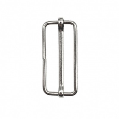 Fivela metálica retangular prateada com haste central
