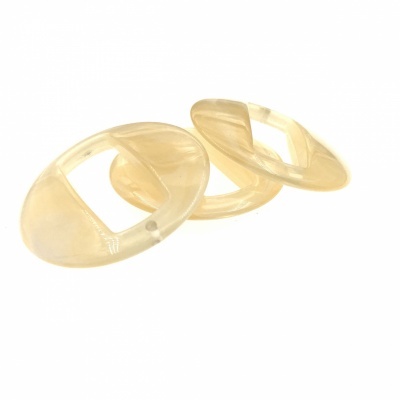 Rasteadores transparentes amarelo claro em fundo branco