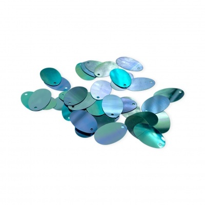 Lantejoulas ovais verdes e azuis brilhantes