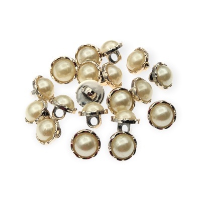 Botões decorativos redondos com efeito pérola e borda dourada