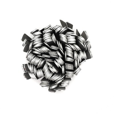 Mola espiral metálica preta e prata enrolada