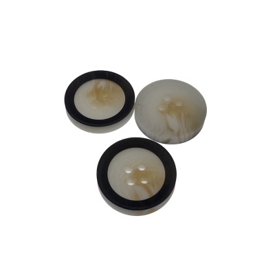 Três botões redondos marmoreados com borda preta