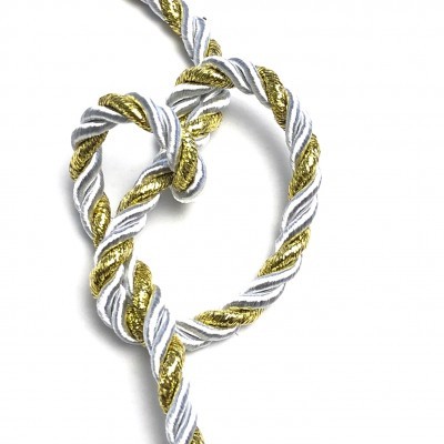 Corda torcida dourada e branca com textura brilhante