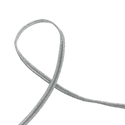 Corda cinza em laço sobre fundo branco