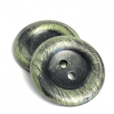 Botões redondos verdes escuros com dois furos e padrão marmoreado