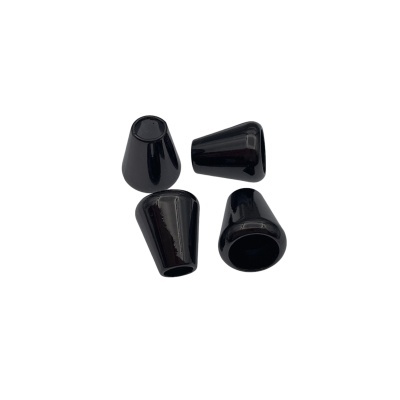Quatro protetores cónicos de plástico preto