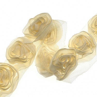 Fita decorativa creme com flores 3D em organza e tule