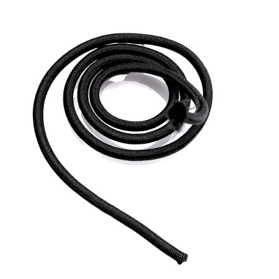 Cabo USB preto enrolado com revestimento texturizado e extremidades rígidas