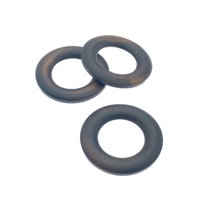 Três anéis de vedação pretos redondos em fundo branco