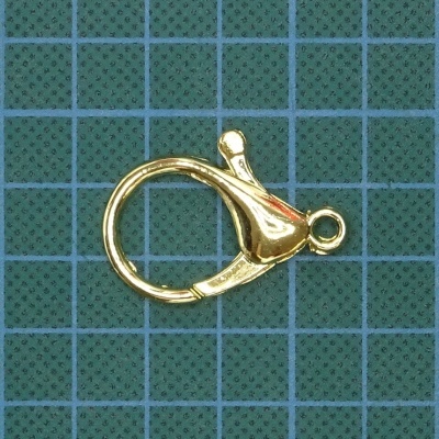 Fecho de metal dourado em formato de lagosta