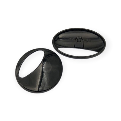 Dois espelhos em plástico preto, um oval e outro redondo, com suporte de fixação.