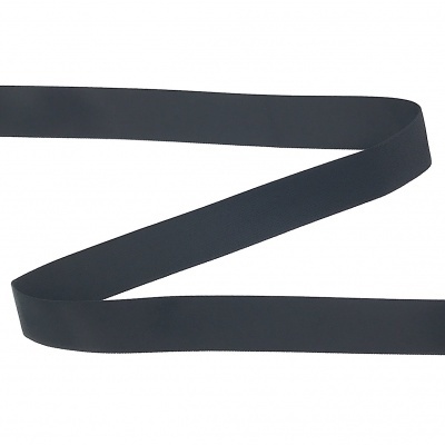 Fita de cetim preta com textura lisa
