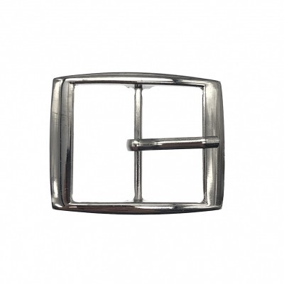 Fivela metálica prateada retangular para cinto