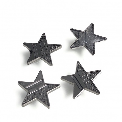 Botões estrela metálicos pretos com textura