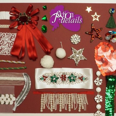 Pormenores decorativos para artesanato com fitas, pompons, estrelas e motivos florais em várias cores e texturas